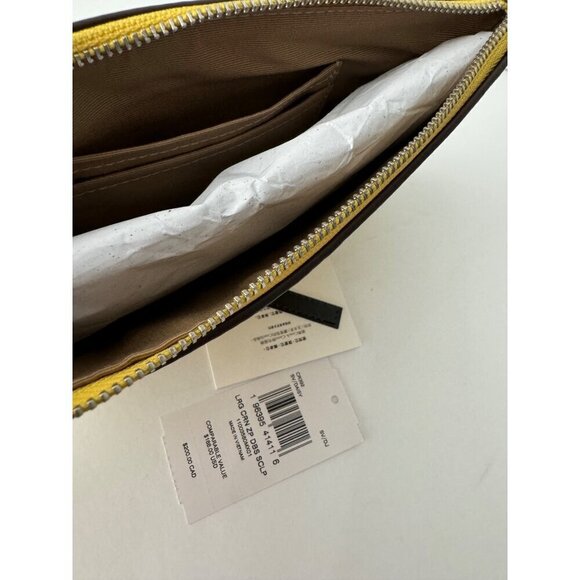 NWT Coach Large Corner Zip Wristlet Yellow Daisy - Picture 6 of 6